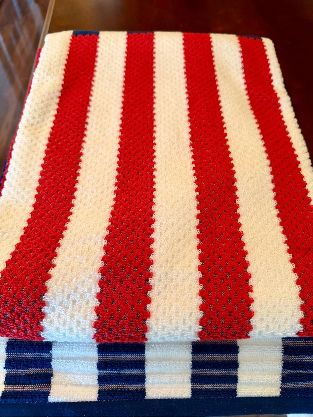 Loft by Loftex Resort Beach Towel 35x70 Red White Blue Striped 100% Cotton NWT